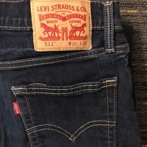 2 Levi jeans